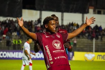 Mushuc Runa venció 2-0 a Emelec en Latacunga