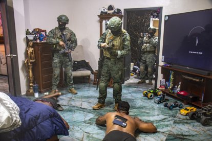 La operación fue realizada por las Fuerzas Armadas la madrugada del martes 24 de marzo, durante el toque de queda.