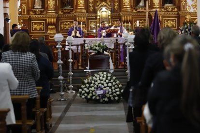 Las honras fúnebres se hicieron en la iglesia de Cotocollao, norte de la ciudad.