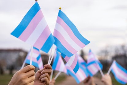 La pareja presentó la denuncia ante el Ministerio de Educación.