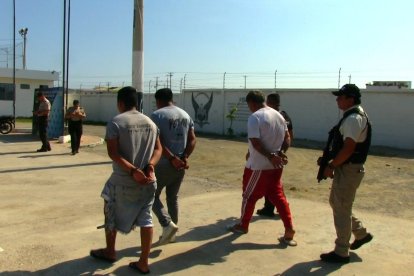 La aprehensión de los tres sospechosos se produjo la tarde del miércoles en el cantón La Libertad.