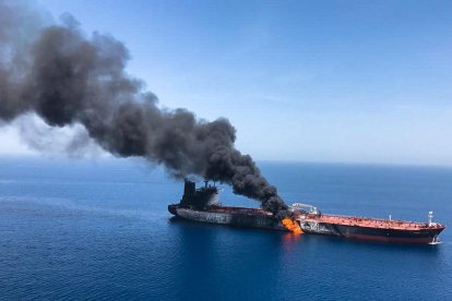 El buque petrolero noruego Front Altair habría sido atacado este jueves 26 de marzo en el estrecho de Ormuz.