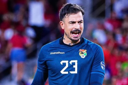 Guillermo Vizcarra entró titular con Bolivia ante Surinam por el repechaje rumbo al Mundial 2026