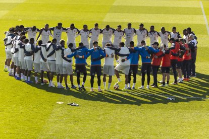 Vista del entrenamiento de la selección de Ecuador en Leganés (Madrid), este martes. El conjunto dirigido por Sebastián Beccacece jugará contra Marruecos, este 27 de marzo, y el día 31 ante Países Bajos.