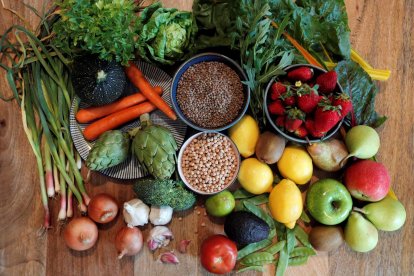 Las espinacas ocupan el primer lugar, presentando la mayor cantidad de químicos por peso