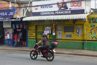 El ataque se produjo en la avenida 28 de Agosto, en un taller de motos.