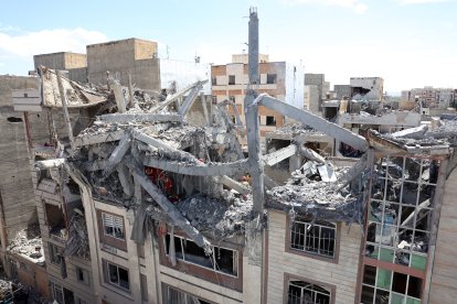 Miles de personas han dejado sus hogares luego de los ataque a los barrios de Teherán, Irán.