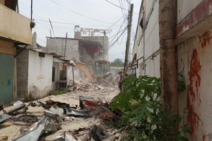 Así quedaron las casas en Puerto Bolívar tras la acción policial.