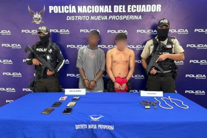 Los sospechosos fueron aprehendidos con varias evidencias.