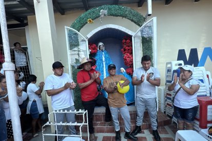 Hasta la Virgen del Mar llegó un grupo de pescadores para festejar su retorno con vida a su tierra natal, tras sobrevivir a la desgracia.