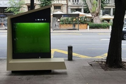 El "árbol líquido" está ubicado en la calle Makedonska en la ciudad de Belgrado
