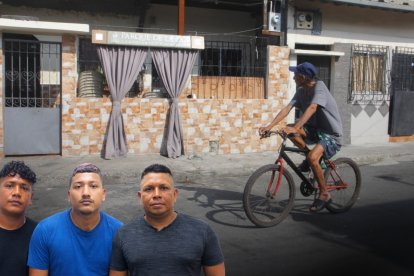 Los tres asesinados fueron velados en el interior de su domicilio.