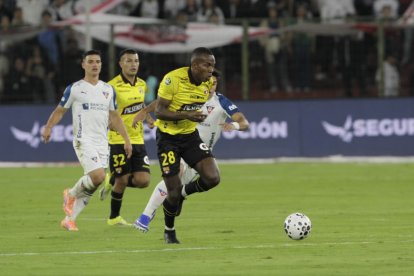 Liga de Quito vs. Barcelona SC: Jhonny Quiñónez abrió la cuenta este 3 de abril.