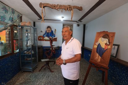 Una de sus últimas obras captura el trabajo de las vendedoras ambulantes en Quito.
