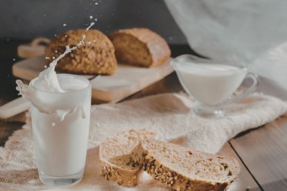 El SRI hizo precisiones sobre el IVA para la leche y el pan.