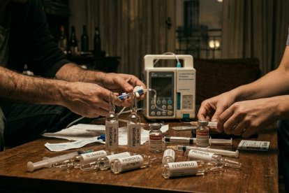 En las reuniones se habrían realizado “viajes controlados” con drogas, bajo la supervisión de un médico.