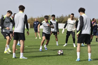 Sporting de Lisboa confía en su buen momento y en el apoyo de su afición para golpear primero en casa.