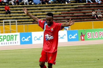 Este fue el 'Diablito' Lara en su partido de despedida del fútbol, en junio de 2019.