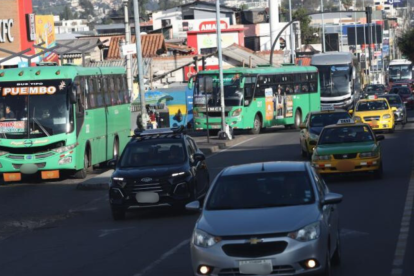 Los accidentes de buses en Ecuador no son hechos aislados: reflejan problemas de control, condiciones laborales y cultura vial.