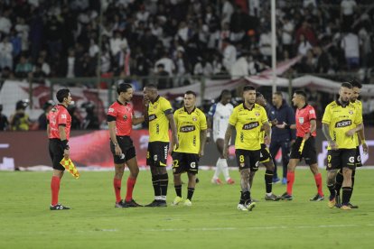 Barcelona llega motivado al duelo ante Cruzeiro por su triunfo ante Liga (Q) en el estadio Casa Blanca.