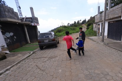 En el sector no cuentan con una cancha deportiva cercana para los pequeños y adolescentes.