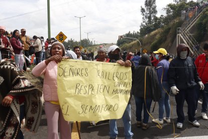 La protesta se registró desde la madrugada del 8 de abril de 2026 hasta antes del mediodía.