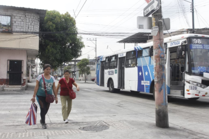El muchacho fue baleado en la mitad de la calle Argentina.