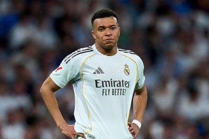 Kylian Mbappé, delantero de Real Madrid, una temporada más con LaLiga de lejos.