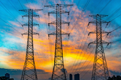 Ecuador impulsa interconexión eléctrica con Perú como alternativa tras suspender compra de energía a Colombia.