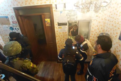 En un hostal ubicado cerca del puente del Guambra se hallaron varias irregularidades.
