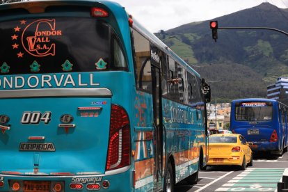 La imprudencia más frecuente de los conductores es pasarse la luz roja.