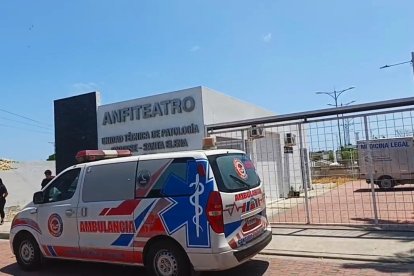 El drama de los familiares de los fallecidos en el anfiteatro de Santa Elena ante la tremenda tragedia