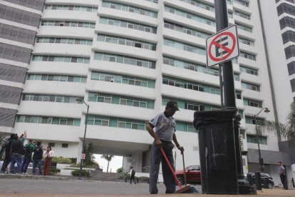 Cuerpo de alias Frenillo quedó sin vida tras caer desde el noveno piso de un edificio.