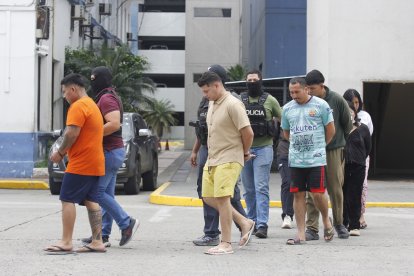 Los sospechosos son cuatro hombres y dos mujeres.