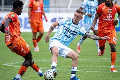 Damián Díaz, jugador de Guayaquil City, en el duelo contra Libertad.