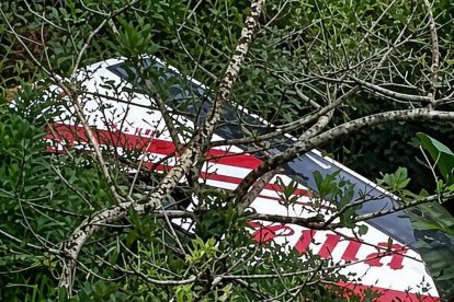 El bus de la Cooperativa Reina del Camino cayó a un barranco de aproximadamente 25 metros