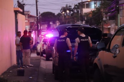 Uniformados custodian la escena en Samanes 2.