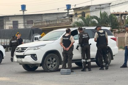 Dos motorizados dispararon contra el exlegislador Montgomery Sánchez cuando se encontraba en el carro.