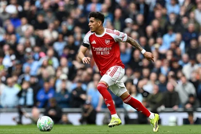 Piero Hincapié eje principal del Arsenal de Inglaterra.