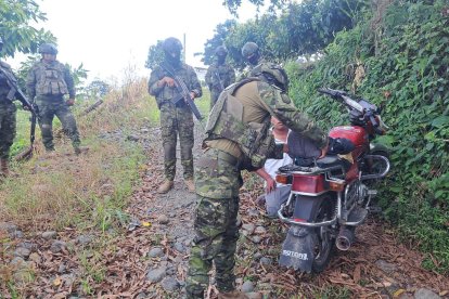 El sujeto intento escapar de los militares, pero fue capturado.