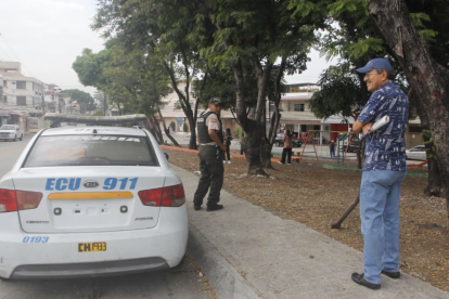 Escena del crimen en la sexta etapa de La Alborada, donde un joven fue asesinado tras una persecución.