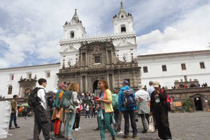 Los turistas pueden visitar el Centro Histórico de la capital.