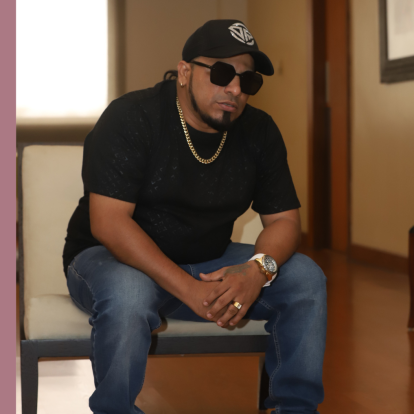 Luisa Espinoza y Oveja Negra