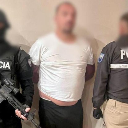 Jezdimir Srdan realizó una seña con las manos en plena pantalla grande.