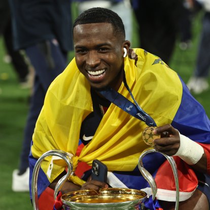 Willian Pacho es el primer ecuatoriano en ganar la Champions League.