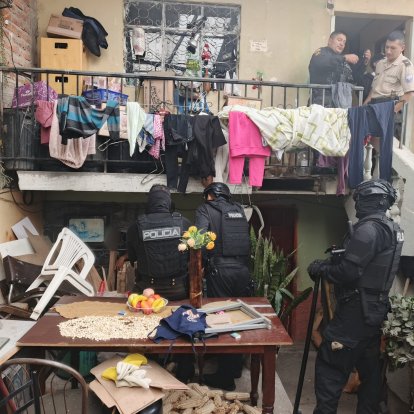 La Policía Nacional acordonó el sector La Banda mientras se desarrollaba el operativo de manejo de crisis