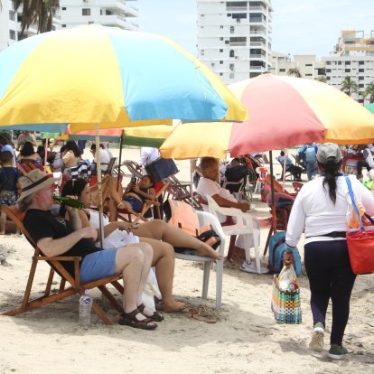 Los balnearios de la provincia de Santa Elena empezaron a coparse de turistas