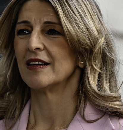 El cantante Julio Iglesias y Yolanda Díaz, vicepresidenta segunda del Gobierno y ministra de Trabajo.