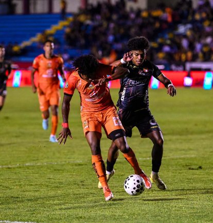 Barcelona SC sumó un empate en la visita a Libertad.