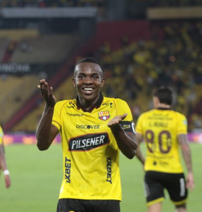 Jhonny Quiñónez hizo el gol de Barcelona SC en el Monumental ante Leones.